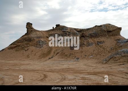 Mountain on Sahara desert suggestive camel, Tunisia Stock Photo - Alamy