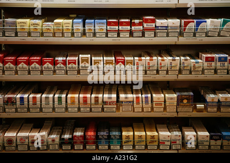 Tobacco store in barcelona spain hi-res stock photography and images