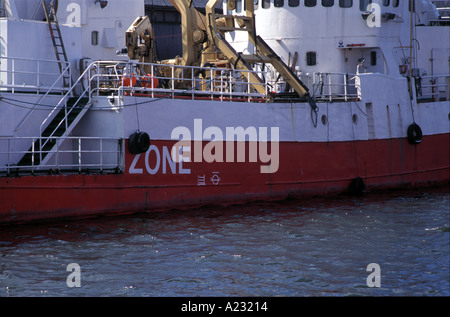 Plimsoll Line on a ship Stock Photo - Alamy