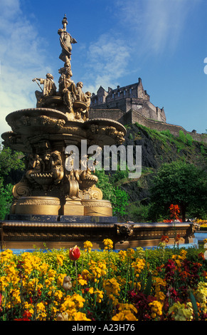 The Ross fountain in Princes street gardens below Edinburgh castle Edinburgh Lothian UK GB EU Europe Stock Photo