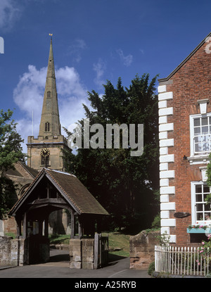 ST CASSIANS CHURCH and Lychgate House in the main village street. Chaddesley Corbett Worcestershire England UK Stock Photo