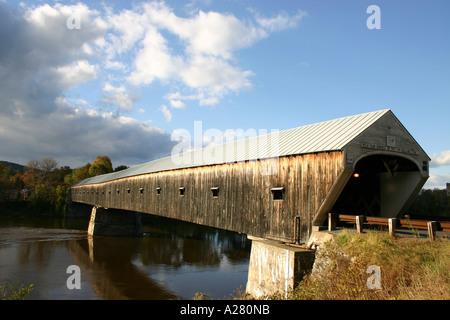 Covered Bridge Over The Connecticut River Between Windsor Vermont and Cornish New Hampshire USA Stock Photo