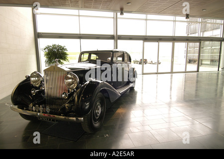 Inside the Rolls Royce factory at Goodwood West Sussex Picture by Andrew Hasson May 12th 2004 Stock Photo