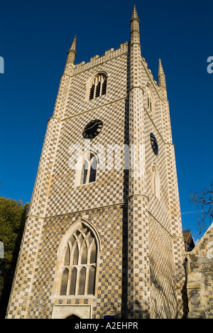 dh St Mary the Virgin READING MINSTER BERKSHIRE UK Flint stone Church clock tower berks Stock Photo