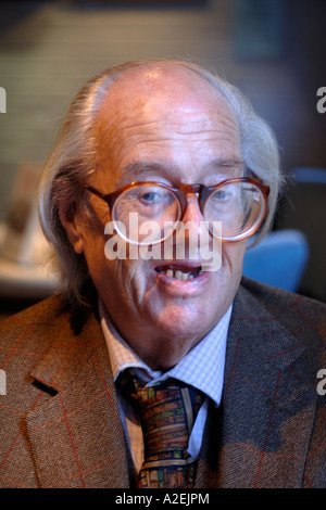 THE WRITER JOHN MORTIMER AT THE CHELTENHAM LITERATURE FESTIVAL 2006 UK Stock Photo