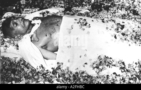 The death bed of Mahatma Gandhi India 31 January 1948 Stock Photo ...