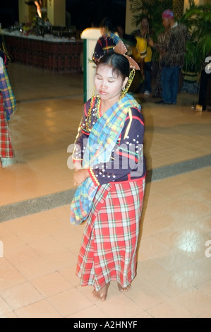 Traditional Tribal Dance & Costumes Of The B'laan (Bilaan) People Of ...