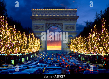 ARC DE TRIOMPHE AND CHAMPS ELYSEES AVENUE PARIS FRANCE Stock Photo