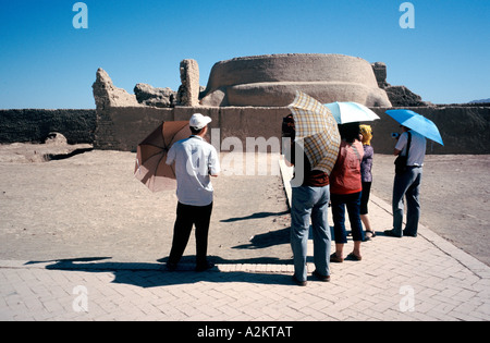 Group of Chinese tourists at the ruins of the ancient city of Gaochang near  Tulufan (Turpan) in Xinjiang Stock Photo