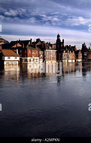 The River Ouse floods Kings Staith, Dec 2006, York, North Yorkshire, England, UK. Stock Photo