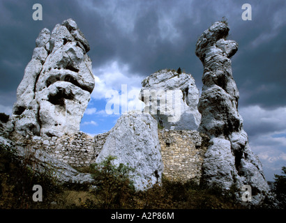 Castle Poland Ogrodzieniec Ruins of XVI century castle build of limestone on Krakow-Chestochowa Upland Stock Photo