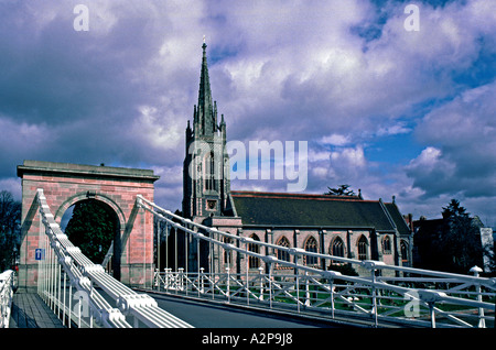 Marlow Buckinghamshire England church and suspension bridge over River Thames Stock Photo