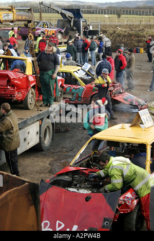 Fixing stock cars between races, Nutts Corner raceway, Northern Ireland Stock Photo