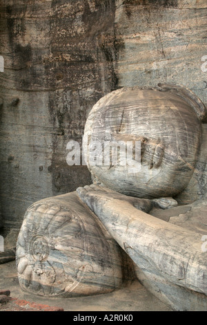 Val Gihara Statue of the reclining buddha in Polonnaruwa, Sri Lanka Stock Photo