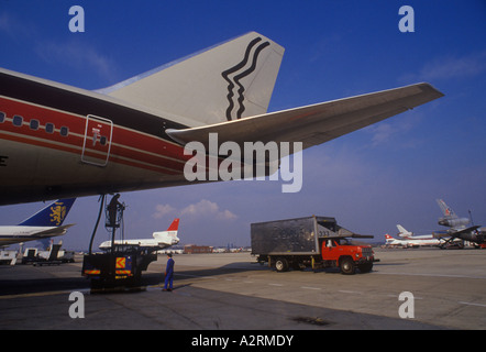 People Express PeoplExpress May 26th 1983 first flight from Gatwick airport London to Newark New Jersey USA taking on fuel departure 1980s HOMER SYKES Stock Photo