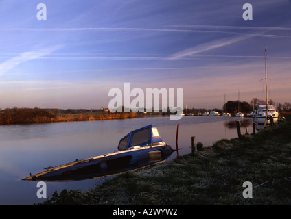 Boats on river Waveney at Gillingham near Beccles in suffolk in the Uk (Medium Format) Stock Photo