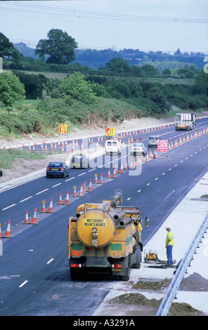 Contraflow system on M27 motorway Stock Photo - Alamy