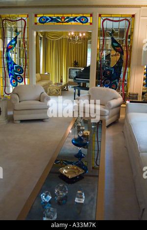 Graceland, 3734 Elvis Presley Boulevard, Memphis, Tennessee. Home of  Elvis Presley. Lounge Stock Photo