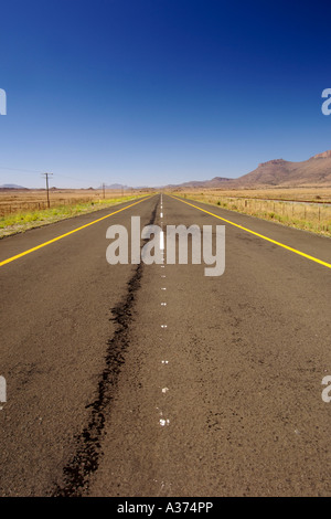 The N9 highway between Graaf Reinet and Middelburg in South Africa's Eastern Cape Province. Stock Photo