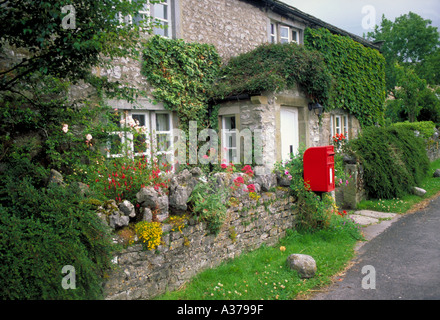 Stone Cottage Conistone Upper Wharfedale Yorkshire Dales Stock Photo