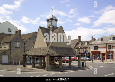 17th century Butter Cross in the Cotswold town of Witney, Oxfordshire Stock Photo