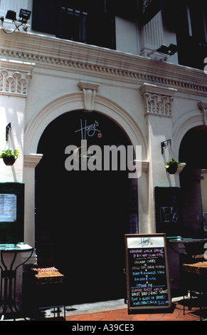 Harrys Bar in Boat Quay Singapore Stock Photo