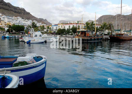 Puerto de Mogan, the harbour area known as Little Venice, Gran Canaria ...