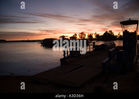 The ferry leaving Korioume the port of Timbuktu to cross the Niger ...