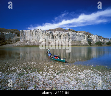 Upper Missouri River (mile 56), White Cliffs, canoe, Montana, USA Stock Photo