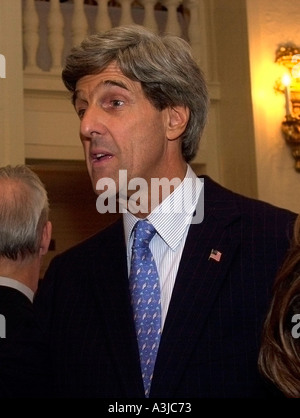 massachusetts kerry speaks senator campaign event john alamy