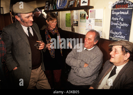 Rural lifestyle East Anglia farming community 1980s UK gather at the Kings head, the Low House for traditional entertainment 1985 Laxfield Suffolk Stock Photo