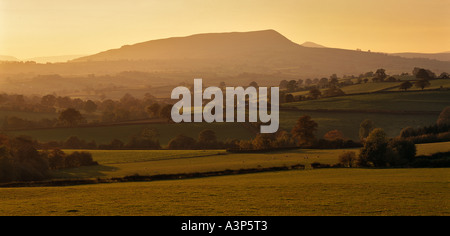THE YSGYRYD FAWR SKIRRID MOUNTAIN NR ABERGAVENNY RURAL LANDSCAPE JUST BEFORE SUNSET MONMOUTHSHIRE SOUTH WALES Stock Photo