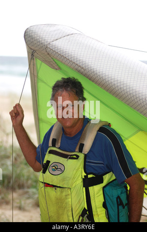 mature hang glider pilot enjoys his retirment dsca 1615 Stock Photo