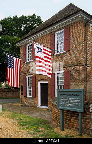 Virginia Colonial Parkway Yorktown established 1691 Colonial National Historical Park The Old Custom House Stock Photo