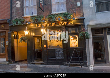Chequers Tavern, St James London GB UK Stock Photo