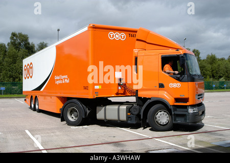 Renault 370 articulated lorry in TNT courier livery in the uk Stock Photo