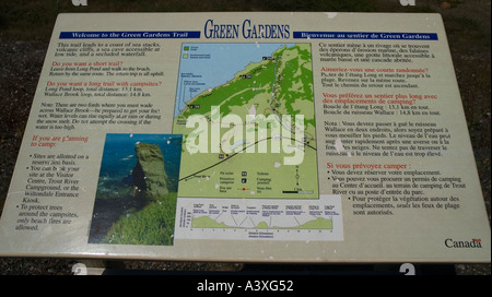 Canada Newfoundland Gros Morne National Park Green Gardens Trail interpretive sign in English and French Stock Photo