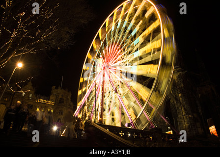 dh Princes Street Gardens PRINCES ST GARDENS EDINBURGH Large wheel ride Winter wonderland funfair New Year time at night Stock Photo