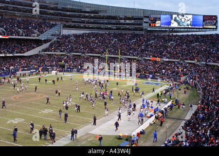 Tampa Bay Buccaneers vs. Green Bay Packers . NFL Game. American Football  League match. Silhouette of professional player celebrate touch down.  Screen Stock Photo - Alamy