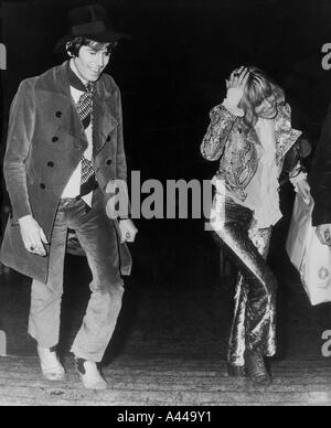 ROLLING STONES Keith Richards and Anita Pallenberg shopping in Rome ...