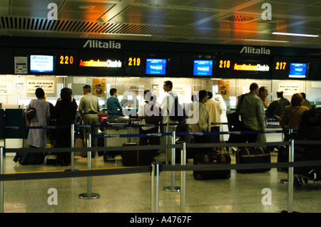 Airport crowds cheak in Stock Photo