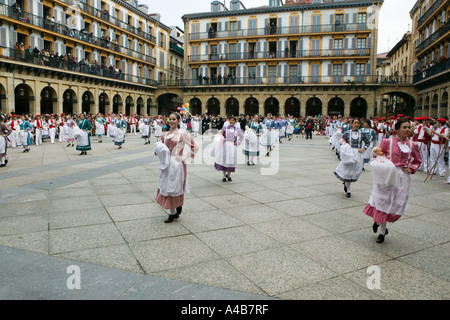 Dancers, Shepherds and Nursemaids parade (Nineras y Pastores) Plaza Consitution, Donostia San Sebastian, Pais Vasco, Spain Stock Photo