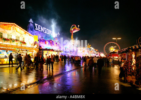 Muenchner Oktoberfest bei Nacht, Oktoberfest in Munich at night Stock Photo