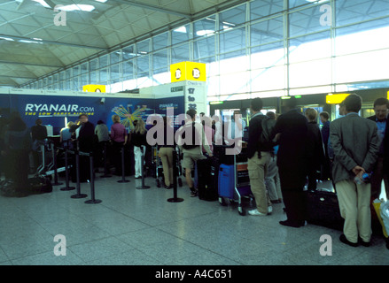 ryanair check in baggage at airport