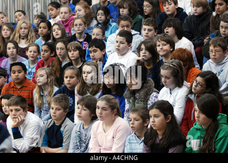 Elementary school children bored in classroom Stock Photo - Alamy