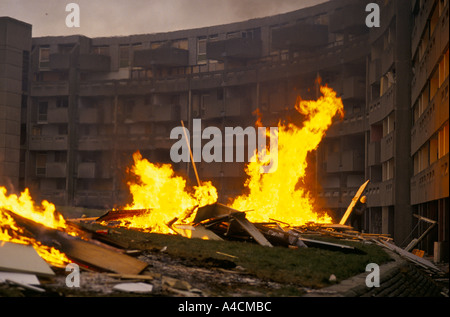 HULME CRESCENT (ON EDGE OF MOSS SIDE) BEING DEMOLISHED MANCHESTER,1/1993 Stock Photo