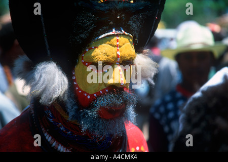 Hiri Moale Festival Huli wigman tribesman from the Southern Highlands performs traditional dances Stock Photo