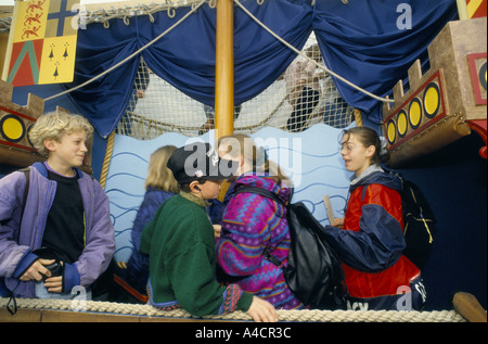 MINERS DRINKING IN PUB. SHIREBROOK, NOTTINGHAMSHIRE OCT 1992. THEIR MINE IS THREATENED WITH CLOSURE. Stock Photo