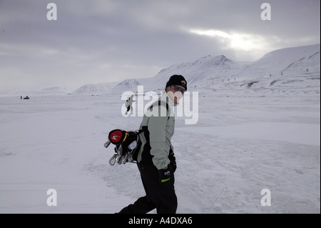 John Wells (UK), the winner of the 2004 Drambuie Ice Golf Championship, Svalbard, Norway Stock Photo