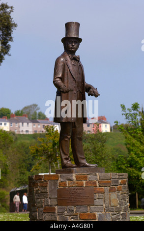 Bronze statue of Victorian engineer Isambard Kingdom Brunel at Neyland Pembrokeshire West Wales UK by artist Robert Thomas Stock Photo